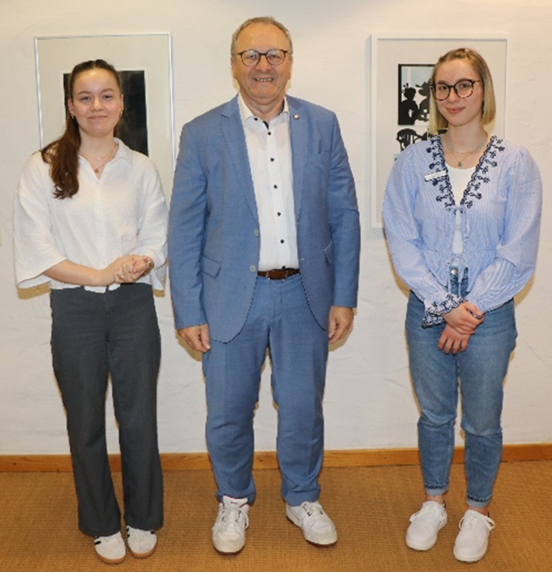 Emilie Bögel,Kiara Seifert,Aufgaben, Rathaus, März, 2026, Abschluss, Ausbildung